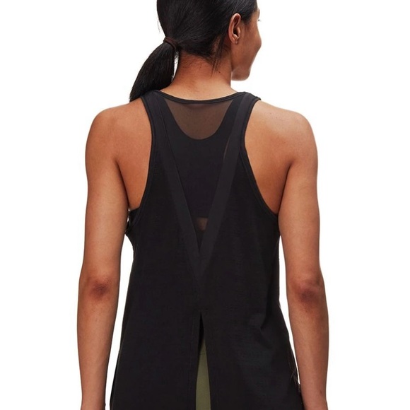 TNF Dayology Tank - Picture 5 of 7